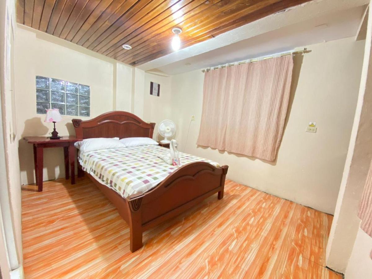 Historico Hostal Elizabeth ปูแอร์โตอาโยรา ภายนอก รูปภาพ