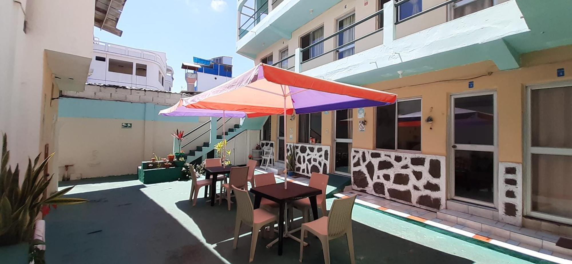 Historico Hostal Elizabeth ปูแอร์โตอาโยรา ภายนอก รูปภาพ