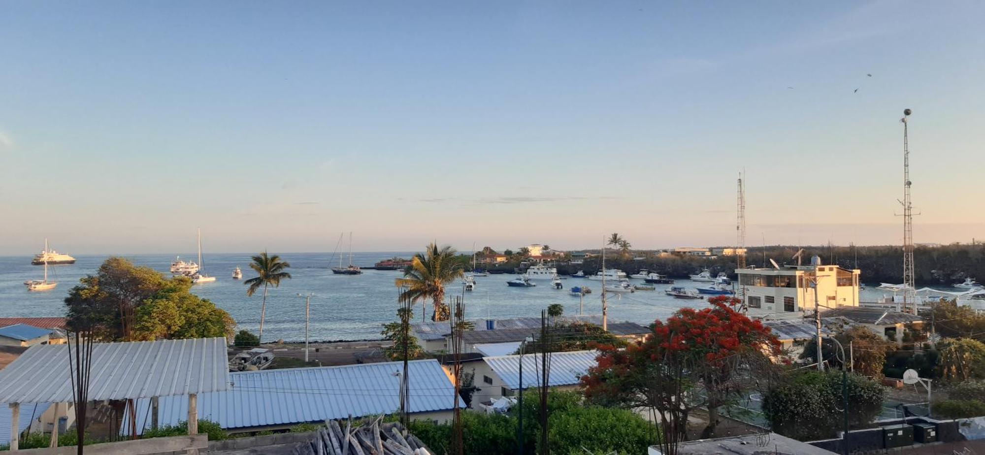 Historico Hostal Elizabeth ปูแอร์โตอาโยรา ภายนอก รูปภาพ